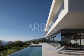 Opatija, jedinstvena villa na izuzetnoj lokaciji, 427 m2, Opatija, House