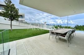 Opatija, jedinstvena villa na izuzetnoj lokaciji, 427 m2, Opatija, House