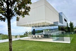 Opatija, jedinstvena villa na izuzetnoj lokaciji, 427 m2, Opatija, Haus