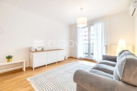 Zagreb, Špansko, prvo useljenje, moderan komforni dvosoban stan, NKP 59 + GPM, Zagreb, Appartement