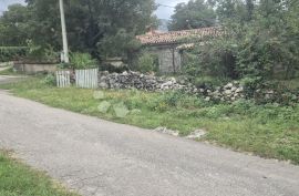 Predivna kamena kuća na lijepoj poziciji i velikoj okućnici., Kuća