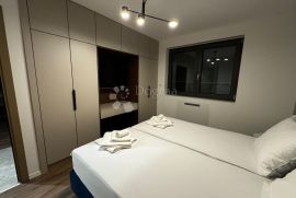 POREČ novogradnja sa bazenom, Poreč, Apartamento