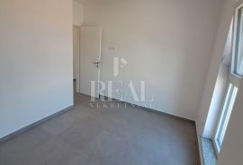 Penthouse 3S+DB +krovna terasa 126 m2 netto, Sukošan, Appartment