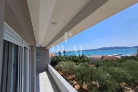 Penthouse 3S+DB +krovna terasa 126 m2 netto, Sukošan, Appartement