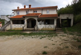 Prostrana kuća u predgrađu Labina, Labin, Casa