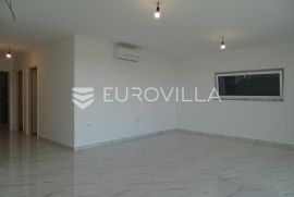 Malinska, dva stana ukupne površine 142,20m2 ! Jedinstvena prilika, Malinska-Dubašnica, Appartement