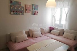 RIJEKA, CENTAR, interesantan stan u strogom centru grada, Rijeka, Appartement