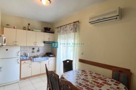 SRIMA, top lokacija, 75 m do plaže, namješten stan, pogled na more, Vodice, Apartamento