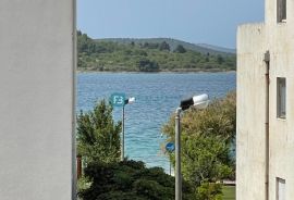 SRIMA, top lokacija, 75 m do plaže, namješten stan, pogled na more, Vodice, Apartamento