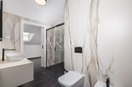 Opatija, penthouse s pogledom na more, krovnom terasom i bazenom, Opatija, شقة