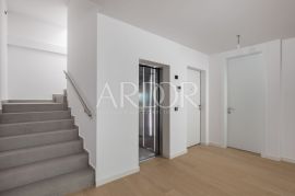 Opatija, penthouse s pogledom na more, krovnom terasom i bazenom, Opatija, Kвартира