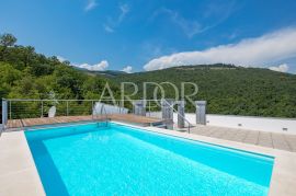 Opatija, penthouse s pogledom na more, krovnom terasom i bazenom, Opatija, Daire