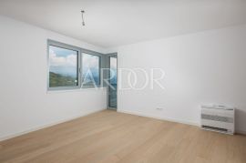 Opatija, penthouse s pogledom na more, krovnom terasom i bazenom, Opatija, Διαμέρισμα