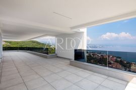 Opatija, penthouse s pogledom na more, krovnom terasom i bazenom, Opatija, Διαμέρισμα