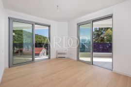 Opatija, Atraktivan stan s terasama i vrtom, Opatija, Appartment