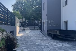 Novoadaptiran stan u mirnom dijelu Opatije, Opatija - Okolica, Apartamento