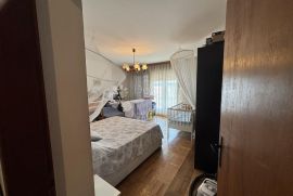 Jadranovo, etaža kuće, PRVI RED DO MORA, Crikvenica, Appartement