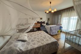 Jadranovo, etaža kuće, PRVI RED DO MORA, Crikvenica, Appartement