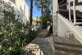 Jadranovo, etaža kuće, PRVI RED DO MORA, Crikvenica, Apartamento