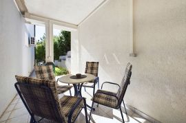 Dramalj - stan sa ograđenom okućnicom, Crikvenica, Flat