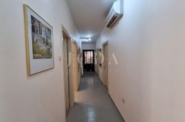 Punat - stan na top lokaciji 100 m od mora!, Punat, Appartment