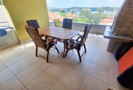 Otok Krk! Prostrani apartman 100 m do mora!, Dobrinj, Appartment