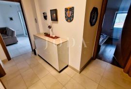 Otok Krk! Prostrani apartman 100 m do mora!, Dobrinj, Appartement