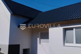 Cernik, SUPER PRILIKA, novorenovirana kuća s dvorištem BRP 467 m2, Cernik, Casa