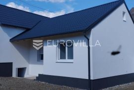 Cernik, SUPER PRILIKA, novorenovirana kuća s dvorištem BRP 467 m2, Cernik, Casa