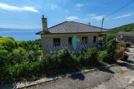 Matulji, Bregi, samostojeća kuća s dva odvojena stana, Matulji, House