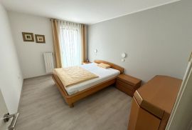 Stan sa prostranom terasom, Pula, Istra, Pula, Apartamento