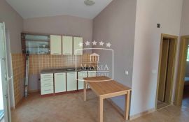 Kruševo - kuća sa 3 apartmana novija gradnja! 195000€, Obrovac, Ev