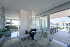 Sukošan - prestižna villa uz more 586m2 s bazenom! Exclusive! 2 500 000 EUR, Sukošan, Σπίτι