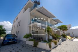 Sukošan - prestižna villa uz more 586m2 s bazenom! Exclusive! 2 500 000 EUR, Sukošan, Kuća