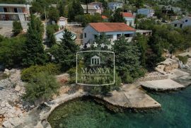 Barić Draga - kuća prvi red 177m2 na terenu od 613m2! Lokacija!! 849000€, Starigrad, Kuća