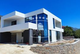 Starigrad Paklenica - luksuzna vila s bazenom, otvoren pogled more! 780000€, Starigrad, Haus