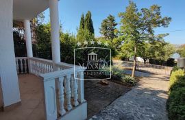 Seline - prostrana kuća cca 100m od plaže pogled! 249000€, Starigrad, House