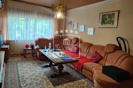 Gornji Karin - kuća katnica sa garažom i vrtom! 230000€, Obrovac, House