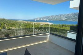 Rovanjska - moderna vila 268m2 s bazenom! Otvoren pogled more! 1350000€, Jasenice, Σπίτι