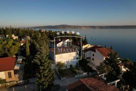 Starigrad - vrlo kvalitetan objekt par metara od mora i plaže! 620000€, Starigrad, Haus