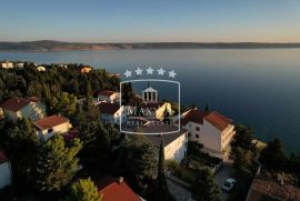 Starigrad - vrlo kvalitetan objekt par metara od mora i plaže! 620000€, Starigrad, Kuća