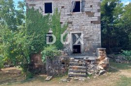 ISTRA, OPRTALJ - Imanje od dvije kuće s pripadajućom okućnicom na ugodnoj lokaciji, prilika!, Oprtalj, House