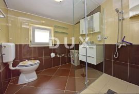 ISTRA, POREČ - Apartmanska kuća sa bazenom, Poreč, House