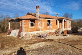 ISTRA, TINJAN - Samostojeća prizemnica u roh bau fazi na odličnoj lokaciji, Tinjan, Kuća