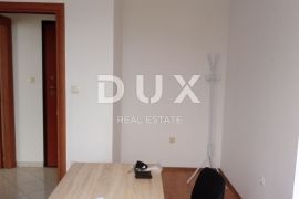 RIJEKA, ZAMET - Uredan poslovni prostor u zgradi novije gradnje s terasom, Rijeka, Commercial property