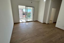 STAN 2 SPAVAĆE I 2 KUPAONICE 63.53m2 - Pula, Pula, Appartment