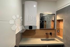 STAN 2 SPAVAĆE I 2 KUPAONICE 66.63m2 - Pula, Pula, Apartamento