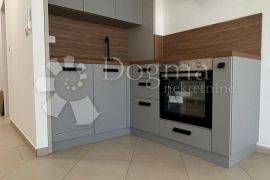 STAN 2 SPAVAĆE I 2 KUPAONICE 66.63m2 - Pula, Pula, Appartement