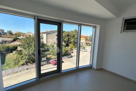 STAN 2 SPAVAĆE I 2 KUPAONICE 75.36m2 - Pula, Pula, Διαμέρισμα