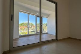 STAN 2 SPAVAĆE I 2 KUPAONICE 75.36m2 - Pula, Pula, Daire